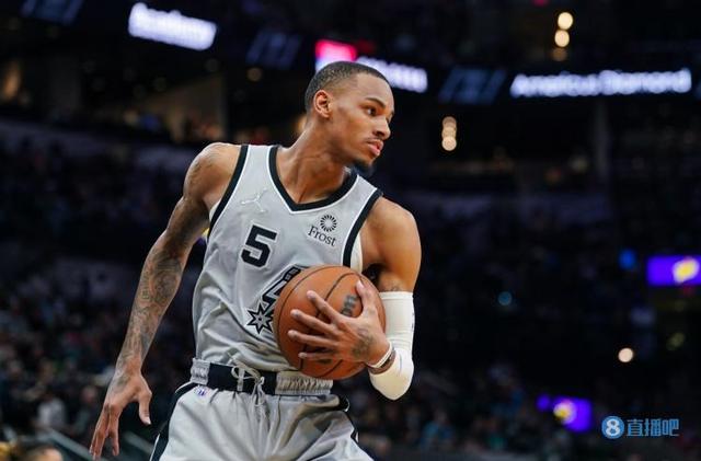 的球迷得以 的球迷得以