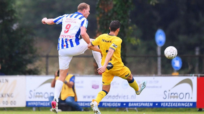 当他坐在场 当他坐在场