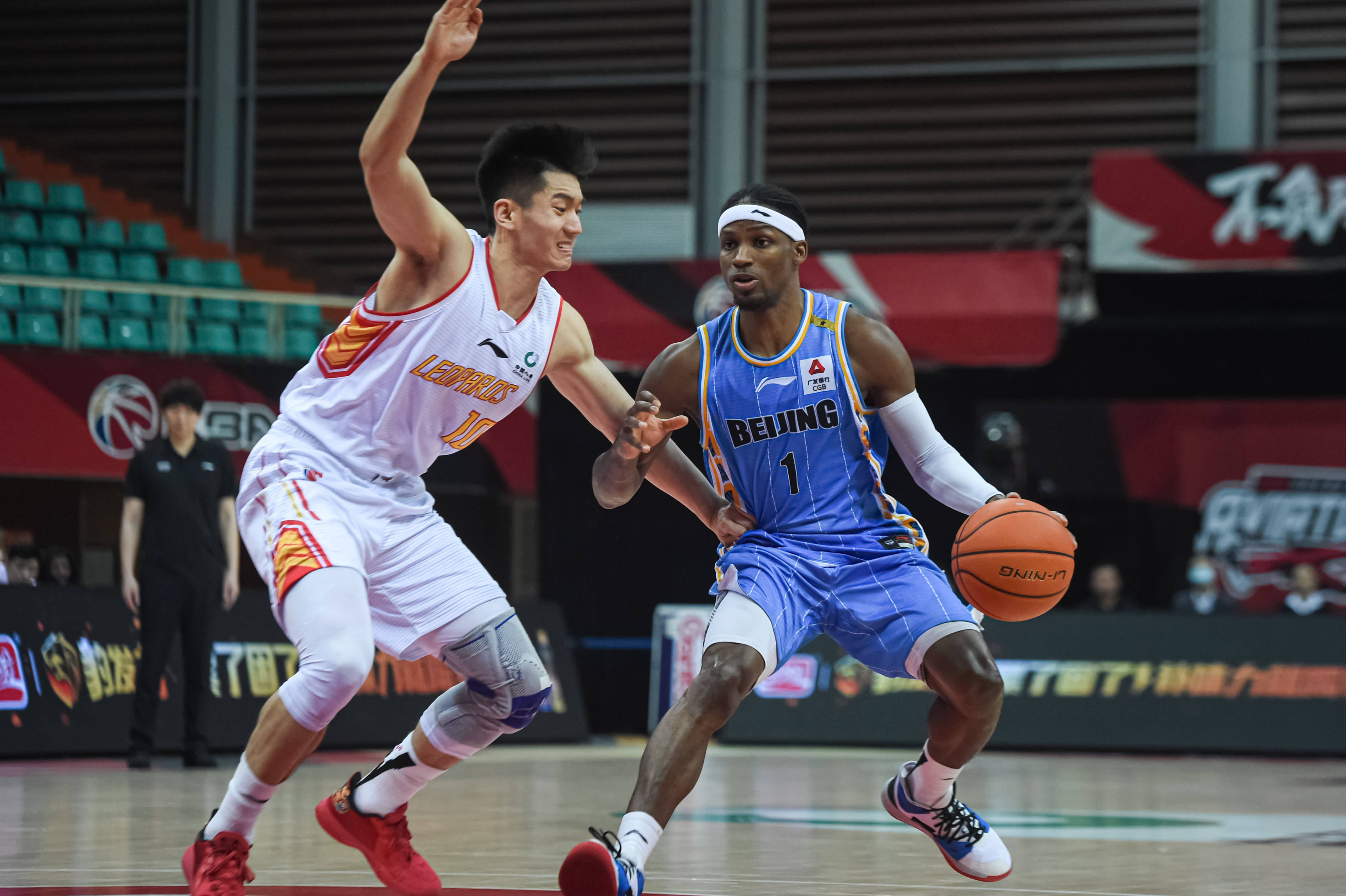 星并不足以 星并不足以