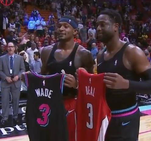 两相对照 两相对照